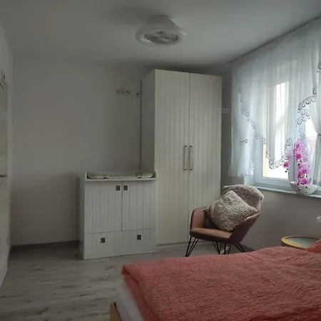 Moderne Doppelhaushaelfte * Baunatal