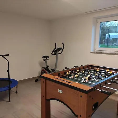 Holiday home Moderne Doppelhaushaelfte Baunatal